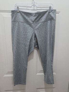 C9 by ChampionLight Gray Patterned Cropped Athleisure Pant